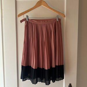 Elegant Tan and Black Pleated Skirt
